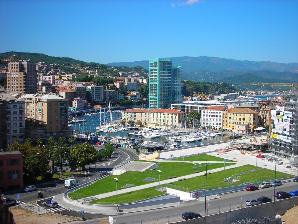 Appartamento Con Ac-Wi-Fi- Centro A 7 Min Savona Dış mekan fotoğraf
